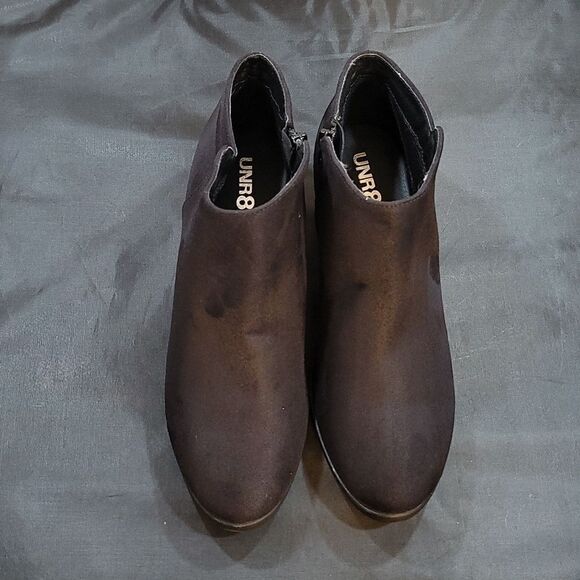 BRAND NEW UNR8ED SIDE ZIPPER +ROUND TOE ANKLE BOOTIE - Picture 3 of 15